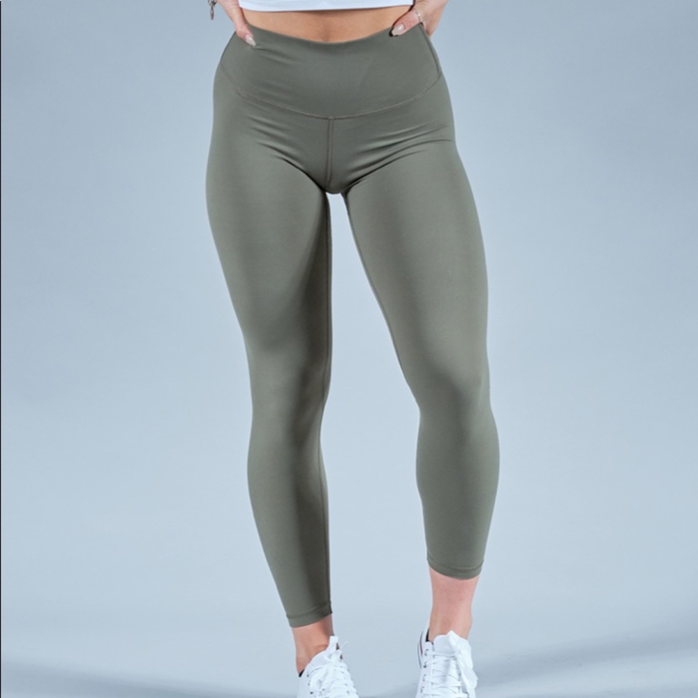 Paragon Essential Legging